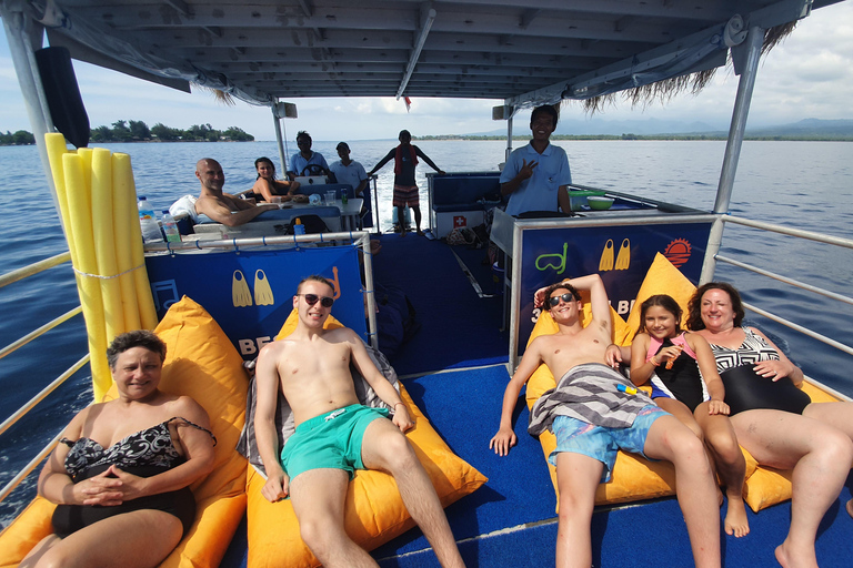 Gili Islands: 3 Island BBQ Sunset Cruise with Snorkeling