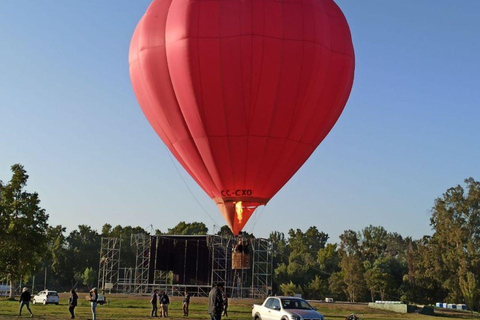 Cusco: Hot-air balloon tethered flight | Picnic
