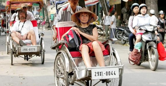 Hanoi: Cyclo Sightseeing Tour & Authentic Egg Coffee Tasting