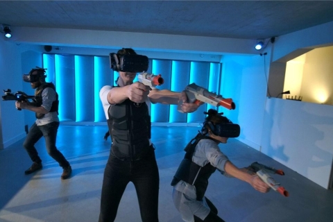 Den Haag Downtown: VR Zombie Shooter 2 - 4 PersonenDen Haag Downtown: VR-Zombie-Shooter für 2 - 4 Personen