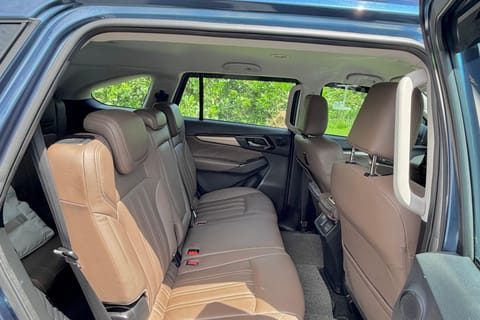 Phuket City Tour by private suv car.