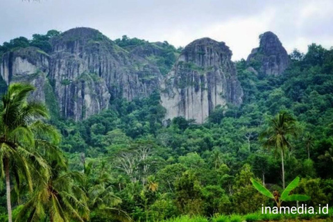 YOGYAKARTA ;: De berg Nglanggeran Dag en PIndul Oyo rivier