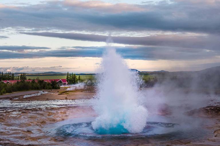 Reykjavik: Golden Circle tour: Geysir, Gullfoss, Thingvellir