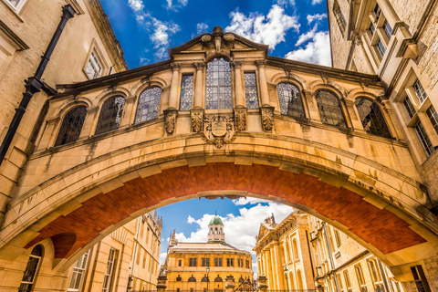 Oxford Walking Tour with Audioguide & HO-HO Bus Tour Option Oxford City Walking Tour with Audio Guide (no bus tour)