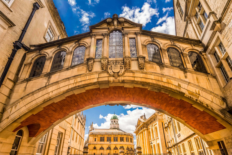 Oxford Walking Tour with Audioguide & HO-HO Bus Tour Option 48h Hop-On Hop-Off Bus & Walking Tour with Audio Guide
