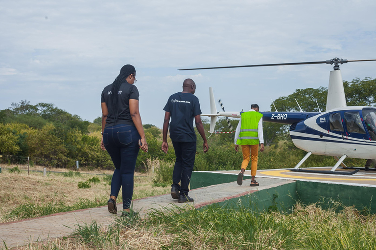 Desde Kasane: Vuelo de safari en helicóptero (Parque Nacional de Chobe)Vuelo de safari en helicóptero por Chobe con servicio de recogida y regreso