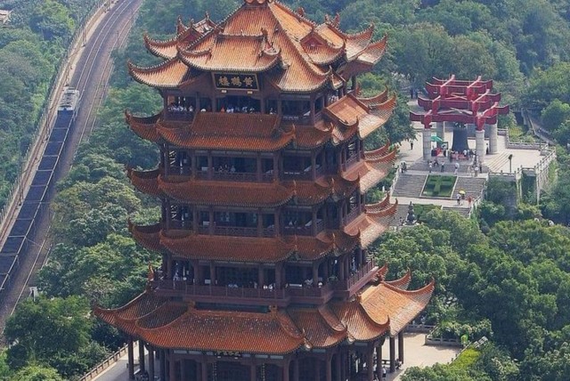 Visit Half day Wuhan Yellow crane tower and Donghu lake in Wuhan, Hubei, China