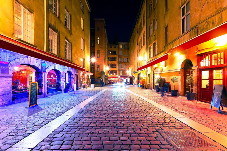 Lyon: Night Walking Tour with Traboules and Legends