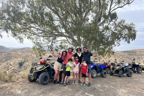 Quad et chèvres sur l&#039;arganier et thé avec Nomade