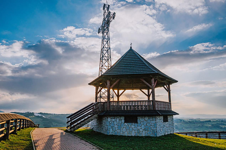 زاكوباني: مغامرة ركوب العربات مع نار المخيم والنقل