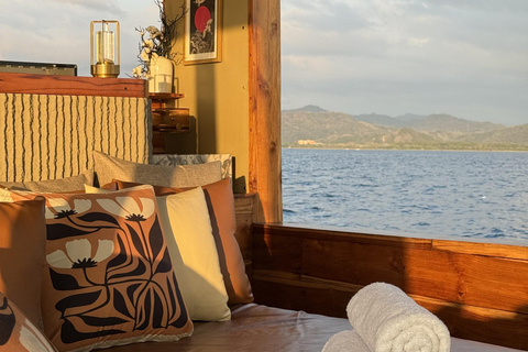 Labuan Bajo: Komodo Full Day Tour Luxury Boat Sunset Cruise Komodo Tour Luxury Boat with Drone and GoPro Underwater