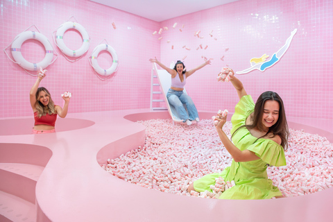 Amsterdam: WONDR Experience + Barbie: The Dream Experience