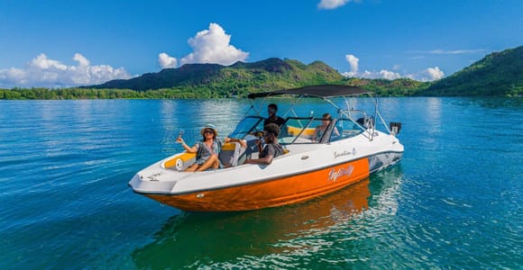 Praslin: Curieuse & St-Pierre Boat Adventure with Snorkeling