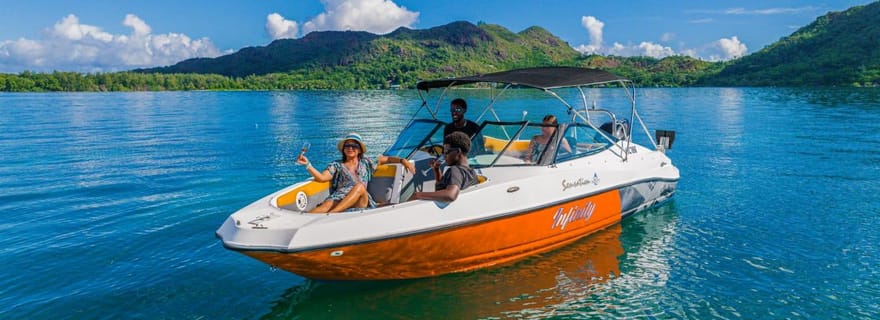 Praslin : Aventure en bateau à Curieuse et St-Pierre avec plongée en apnée
