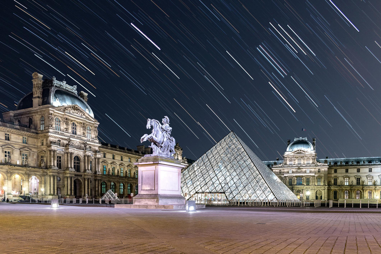 Paris: Louvre Museum Guided Highlights Tour