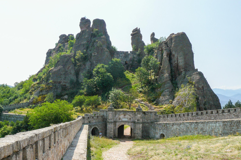 Tour di un giorno intero alla Fortezza di Belogradchik e alla grotta di Venetsa