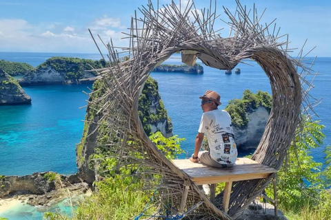 BFT Bali : Excursion d&#039;une journée sur l&#039;île de Penida avec transfert en bateau rapideNusa Penida : Visite privée de l&#039;est de l&#039;île avec déjeuner