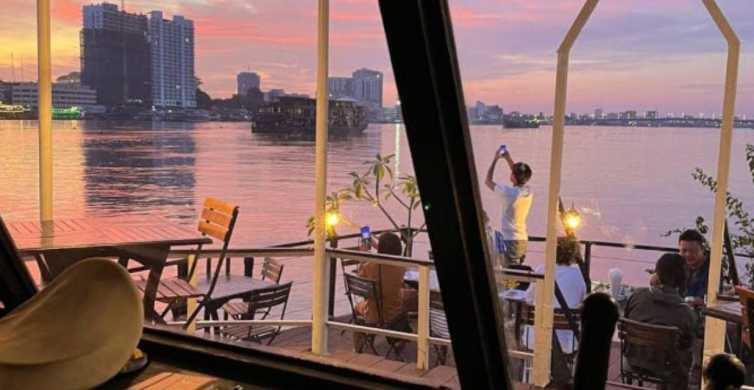 Phnom Penh: Sunset Cruise on Kanika Boat