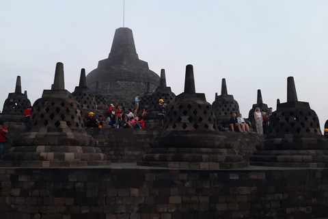 Yogyakarta: Dagstur till templen Borobudur och Prambanan