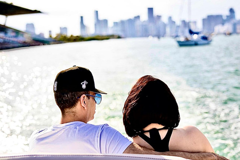 Miami: Fun and Affordable (Restroom,AC,Kitchen) 4hr “Miami Life”