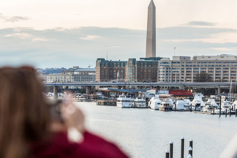 DC: Crociera con brunch, pranzo o cena a buffet sulla SpiritCrociera a buffet con pranzo di 2 ore