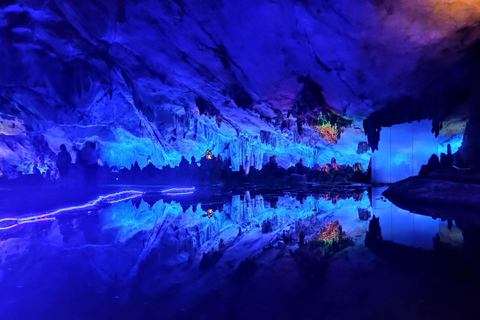 Guilin : Visite privée de la grotte de la flûte de roseau et de la plantation de théDépart de l&#039;hôtel de Yangshuo