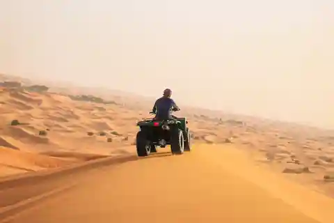 Desde Merzouga: Excursión en quad a la cima de la duna de Erg Chebbi