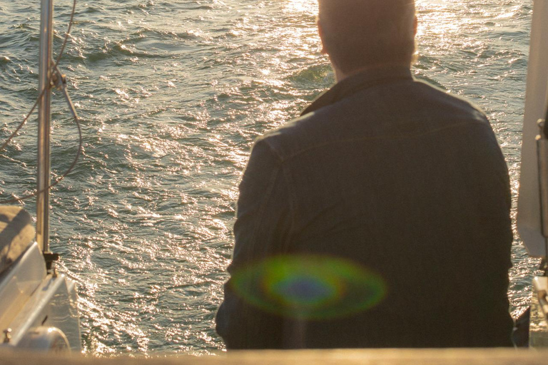 Lisbon 2 Hours Sailing Day Tour and Cruise With Drinks Lisbon: 2H Sailing Day and Cruise Tour