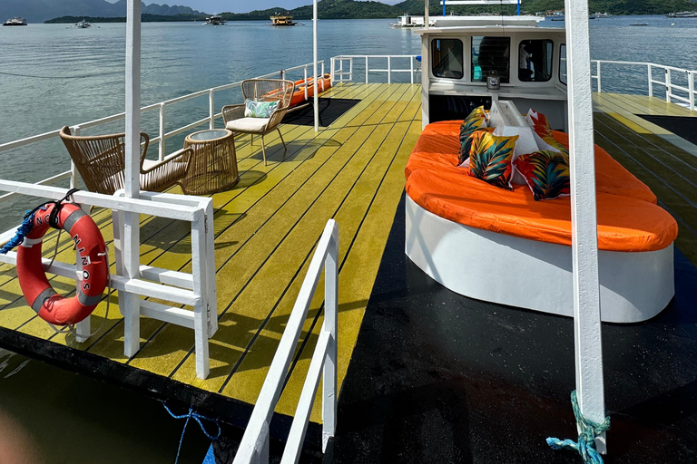 Coron Island: Coastal Trimaran Tour