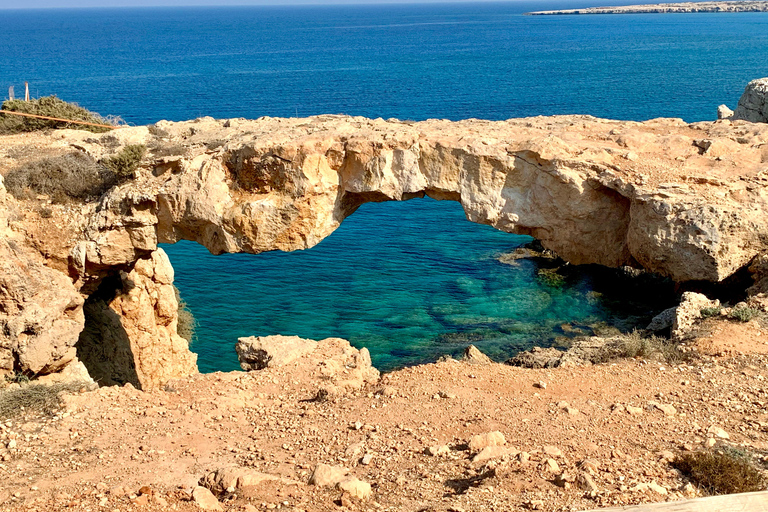 Cape Greco-regionen - privat guidad Highlight TourCape Greco: havsgrottor, de älskandes bro med grillning