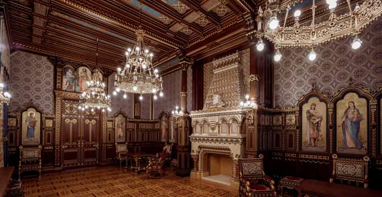 Budapest: Buda Castle Walk with Saint Stephen's Hall photo 9