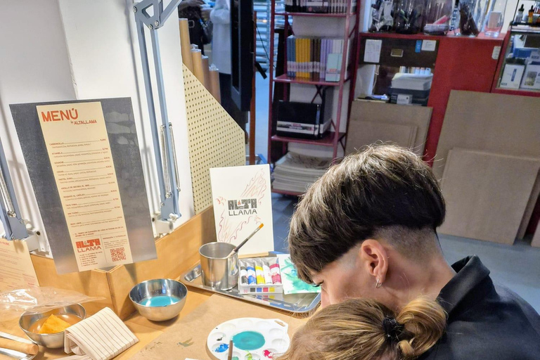 Málaga Art & Café: Create your own artwork and enjoy unlimited drinks Málaga Art & Coffee: Create your own artwork and enjoy unlimited drinks