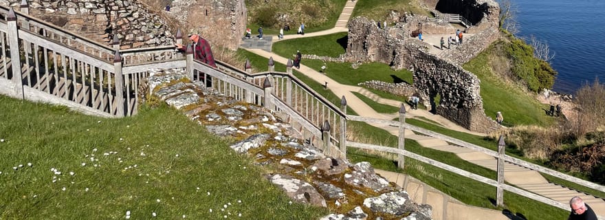 Invergordon : excursion à terre au Loch Ness et aux châteaux