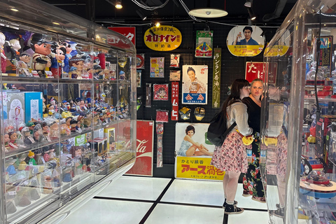 Tokyo: Nakano Broadway Treasure Hunt Walking Tour