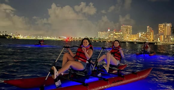San Juan: Night Water Bike Tour in Condado Lagoon