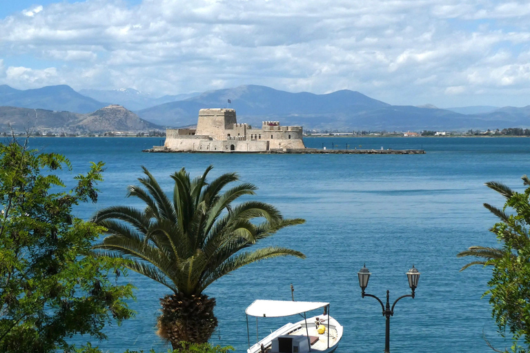 Nafplio: Between Alleys, Secrets, and Vantage Points Nafplio: alleys, secrets and viewpoints