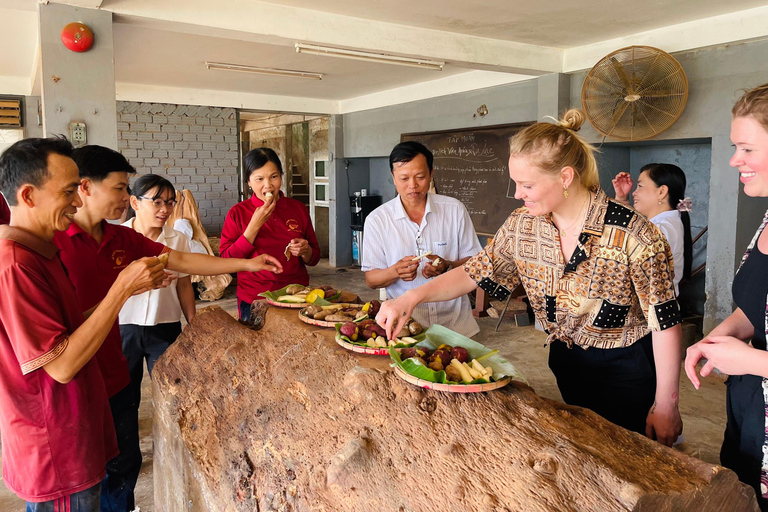 Hoi An: 3-stündiger Holzschnitzkurs mit lokalem KünstlerHoi An: 3 Stunden Holzschnitzkurs mit lokalem Künstler