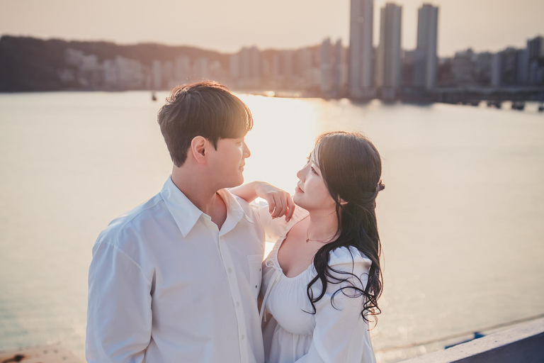 Busan: Private Photography Walk at Huinnyeoul Village
