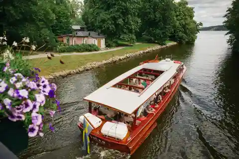 Stockholm: Geführte Archipel-Tour mit einem klassischen Holzboot