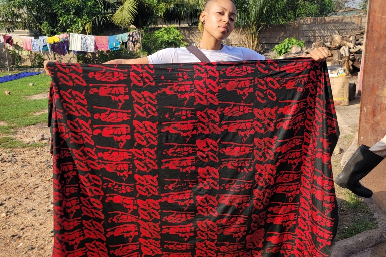 Accra : Visite du Ghana et fabrication de batik et de teinturesAccra -Ghana : visite guidée d'une demi-journée du tissu ghanéen