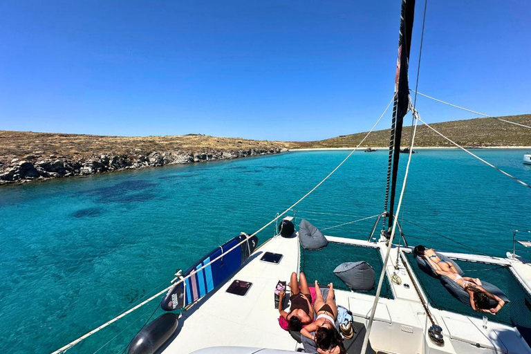 Crucero por Mykonos: champán, barbacoa, demostración de navegación y parada en Delos.Crucero por Mykonos: champán, barbacoa, demostración de vela y parada en Delos