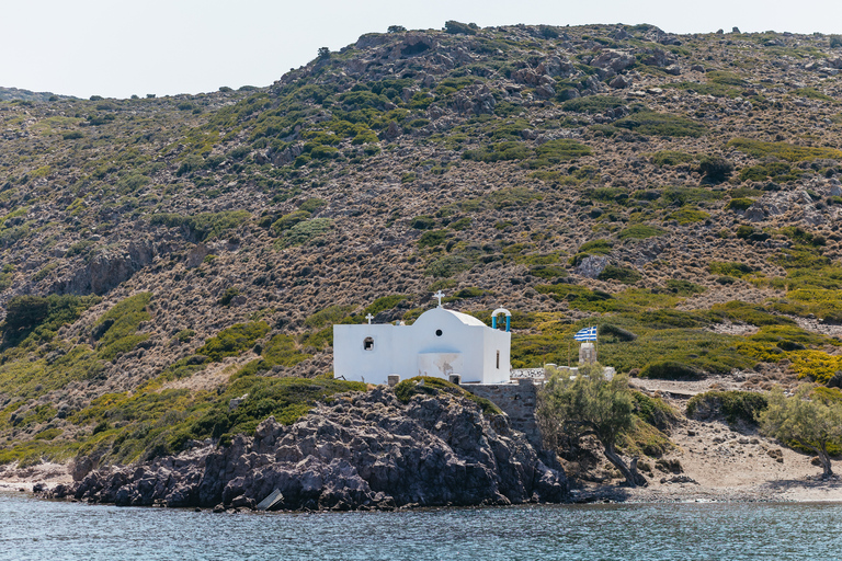 Milos: Kleftiko Cruise with Meal, Drinks and Photos at Sykia