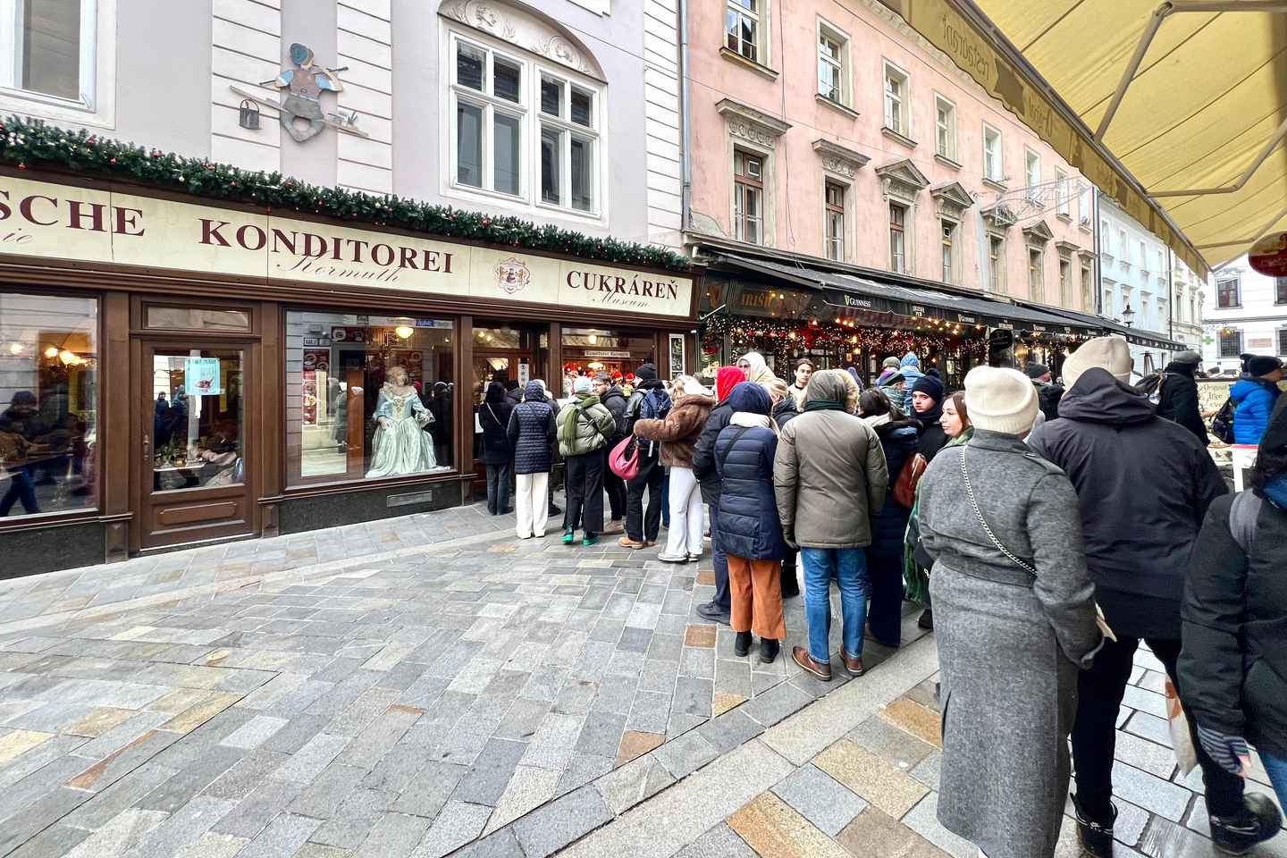 From Vienna: Bratislava City Highlights Day Trip