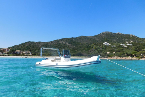 Découvrir La Maddalena avec CAPPELLI TEMPEST 900 SUNA la découverte de l&#039;île de La Maddalena Cap. 9 mètres