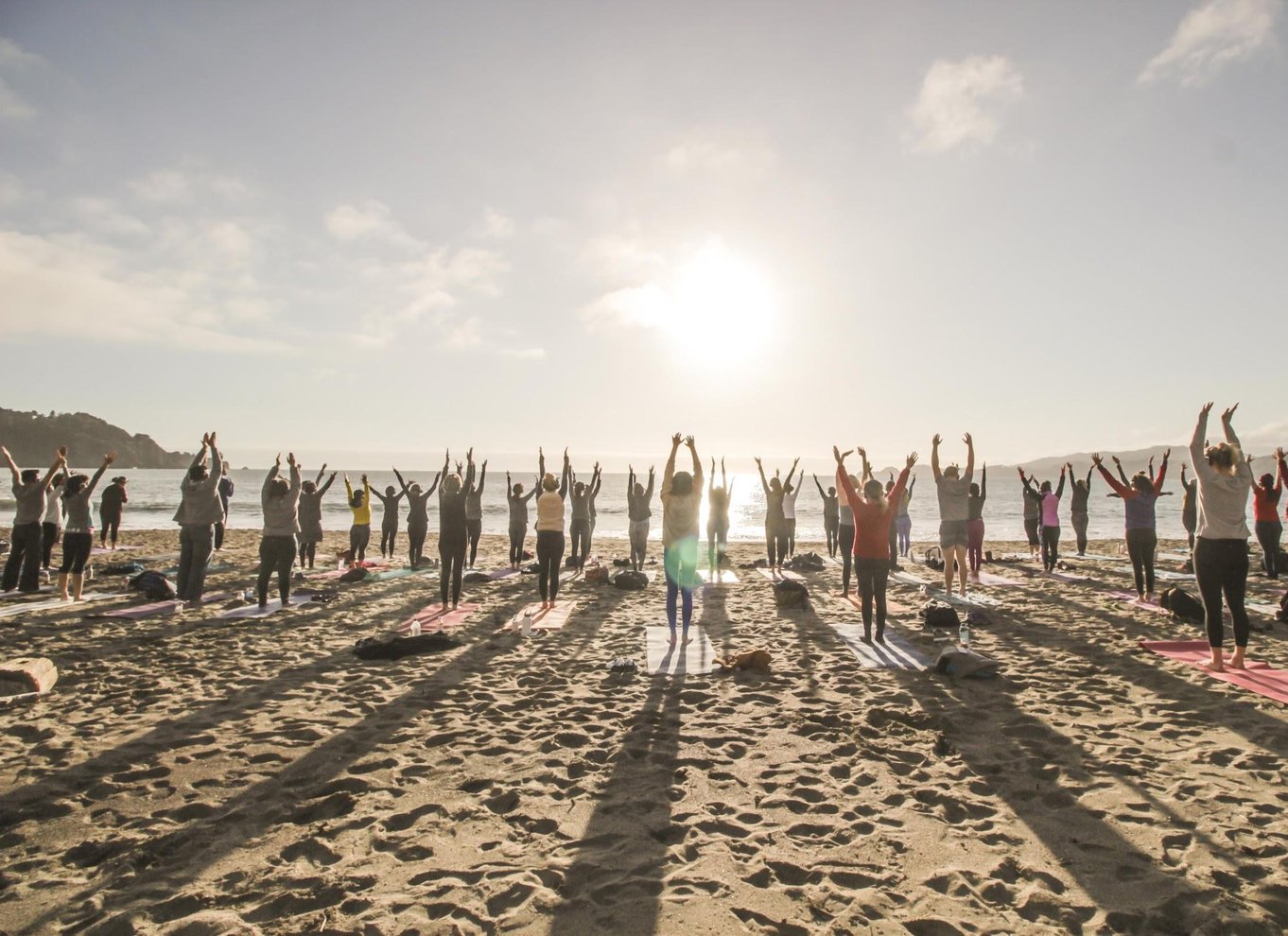 San Francisco: Silent Disco Yoga på Baker Beach