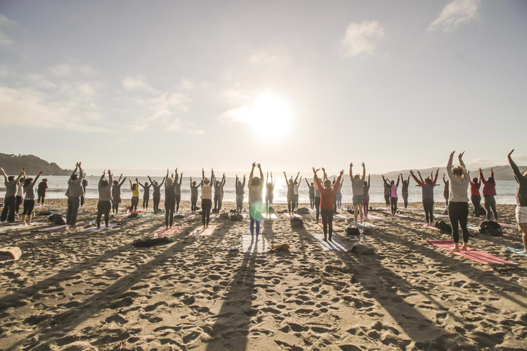 San Francisco: Silent Disco Yoga am Baker BeachPrivate Gruppe Yoga