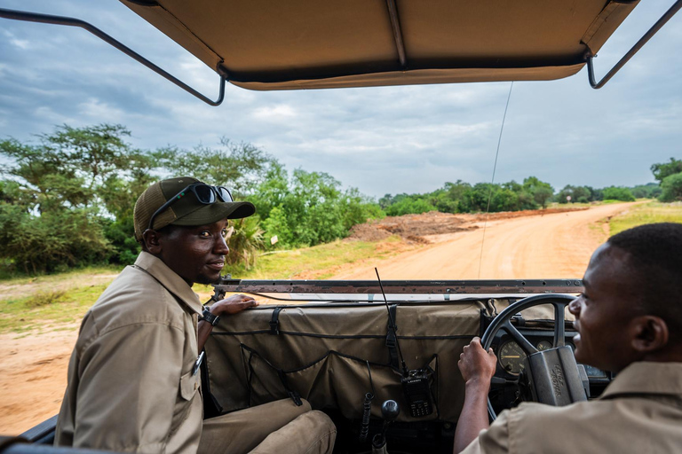 Depuis Zanzibar : Safari de nuit dans le Selous G.R. avec volssafari partagé