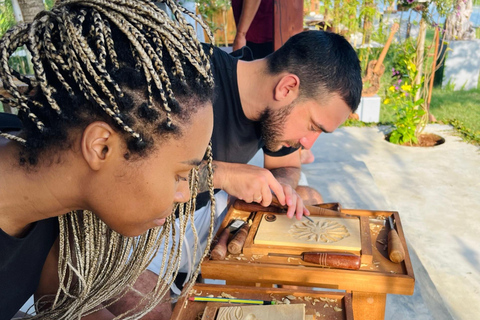 Hoi An: 3-stündiger Holzschnitzkurs mit lokalem KünstlerHoi An: 3 Stunden Holzschnitzkurs mit lokalem Künstler