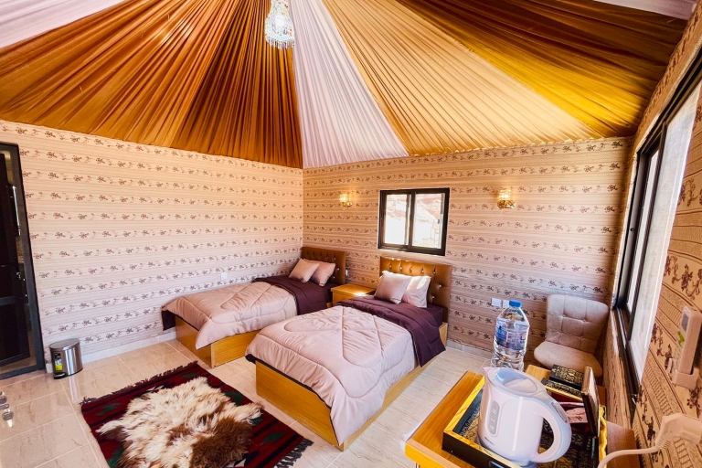 Amman: 2-daagse tour Petra, Wadi Rum en Dode ZeeGedeelde tour met een Deluxe-tent