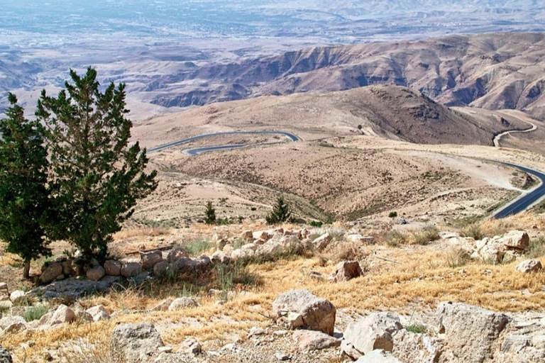 Amã: Viagem de 1 dia para Ma&#039;daba, Monte Nebo, local de batismo e Mar Morto